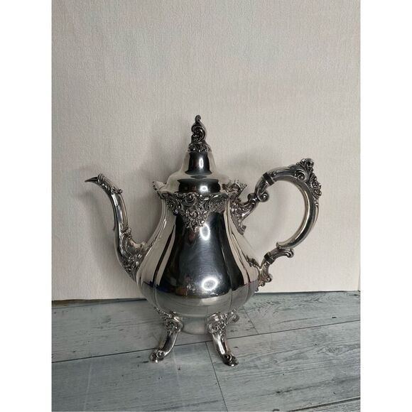 Vintage Wallace Baroque Silverplate Coffee/Tea Pot Ornate Footed #281 Excellent - Picture 6 of 16